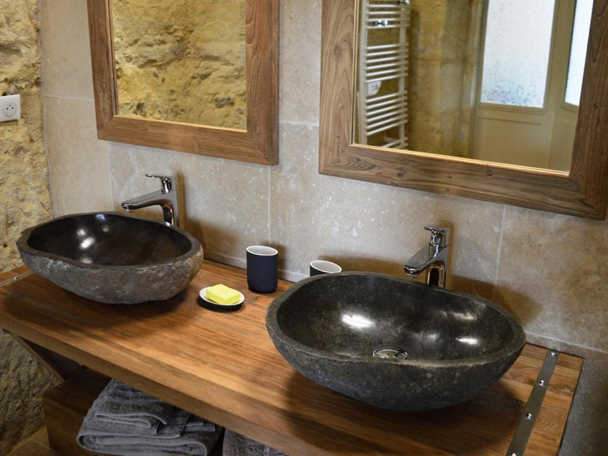 Maison Troglodyte Elegante Avec Spa, Salle De Jeux Et Jardin Clos A Vouvray - Fr-1-381-87 Eksteriør billede