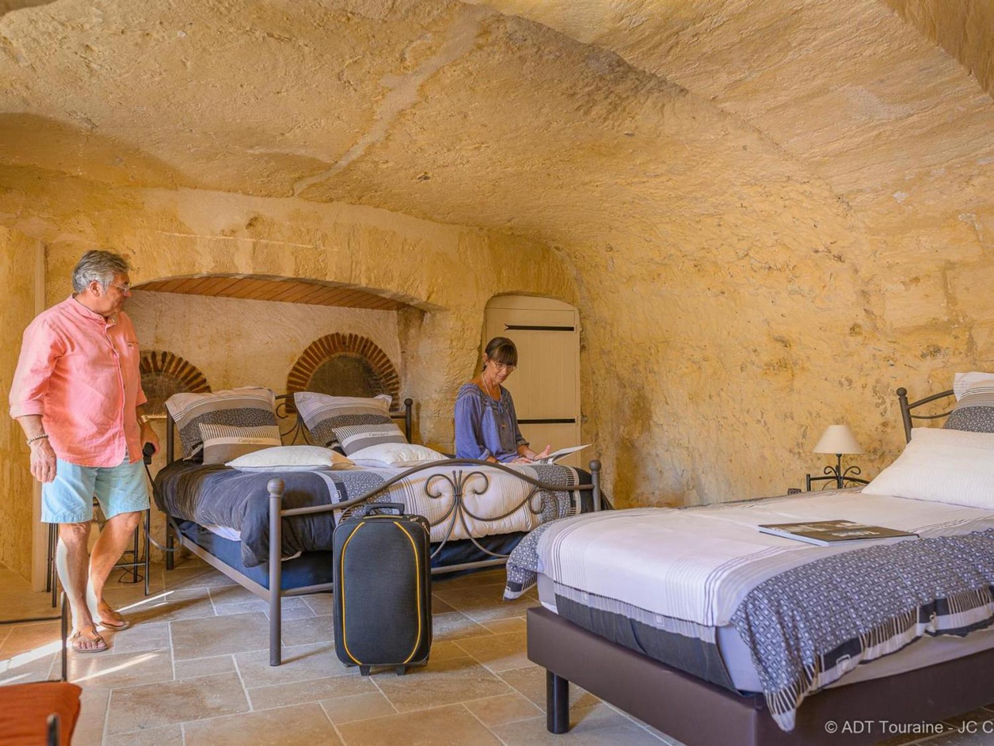 Maison Troglodyte Elegante Avec Spa, Salle De Jeux Et Jardin Clos A Vouvray - Fr-1-381-87 Eksteriør billede