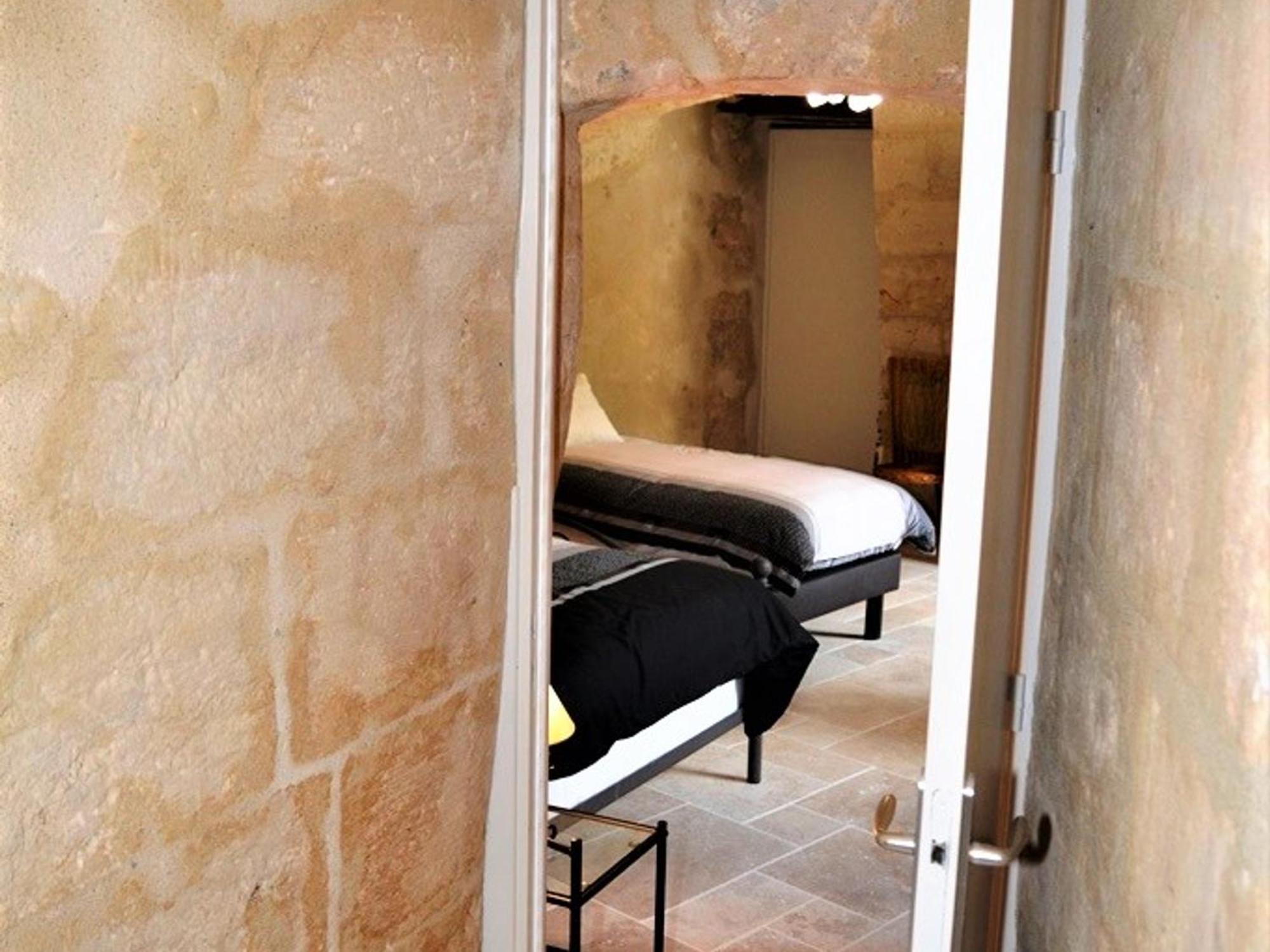 Maison Troglodyte Elegante Avec Spa, Salle De Jeux Et Jardin Clos A Vouvray - Fr-1-381-87 Eksteriør billede