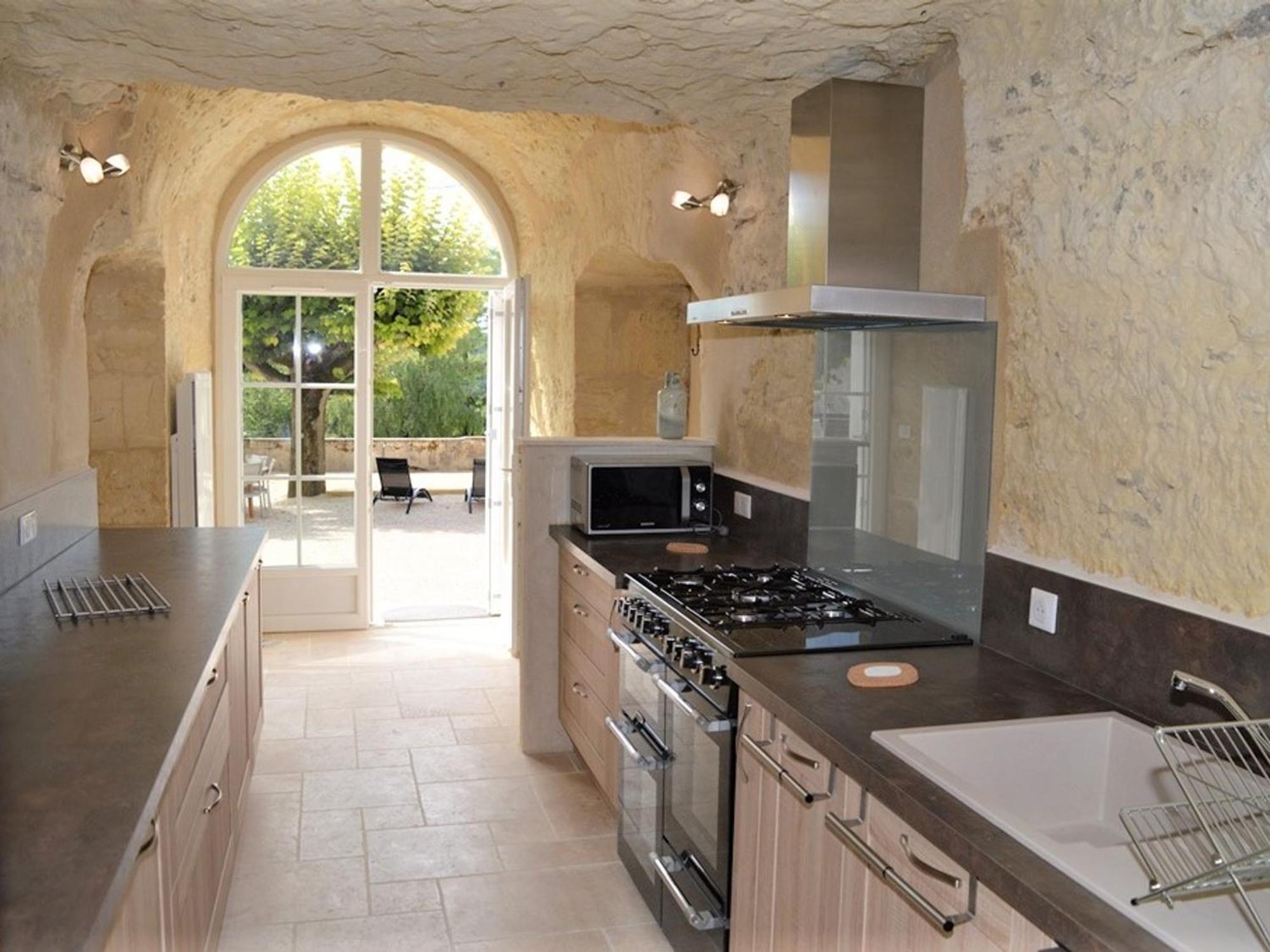 Maison Troglodyte Elegante Avec Spa, Salle De Jeux Et Jardin Clos A Vouvray - Fr-1-381-87 Eksteriør billede